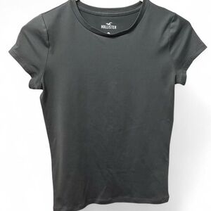 Hollister Women's Charcoal Short Sleeve Tee